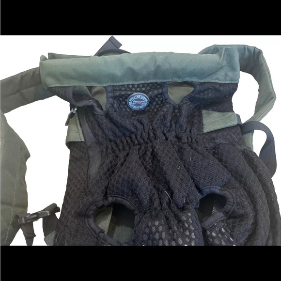 Pet Carrier Backpack for Small & Medium Dogs And Large Dogs - Picture 2 of 5